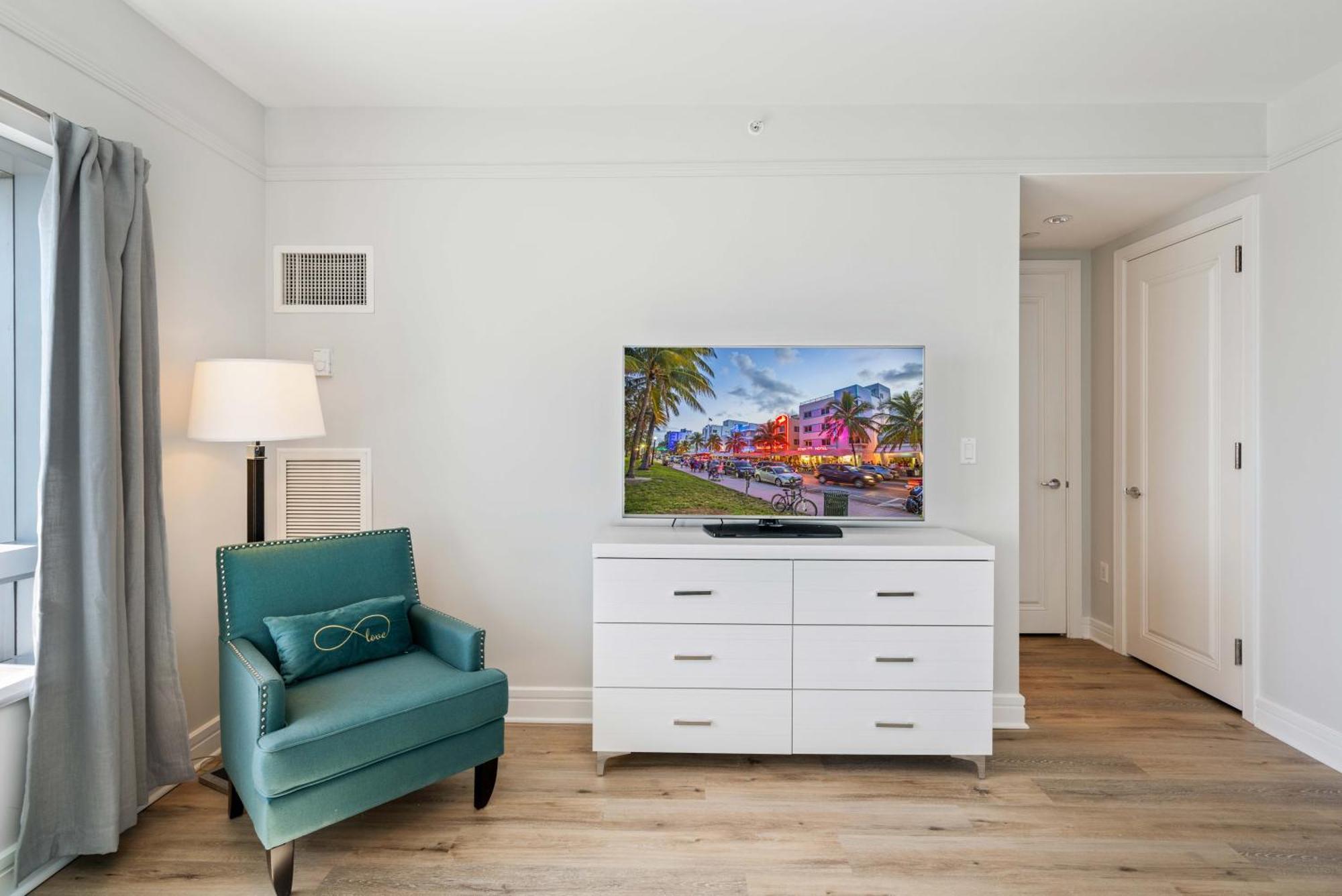 Casiola In Four Seasons * Miami